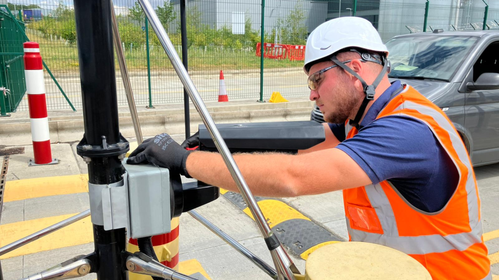 Electrical Installation and Data Cabling Image - Electrical Installation and Maintenance