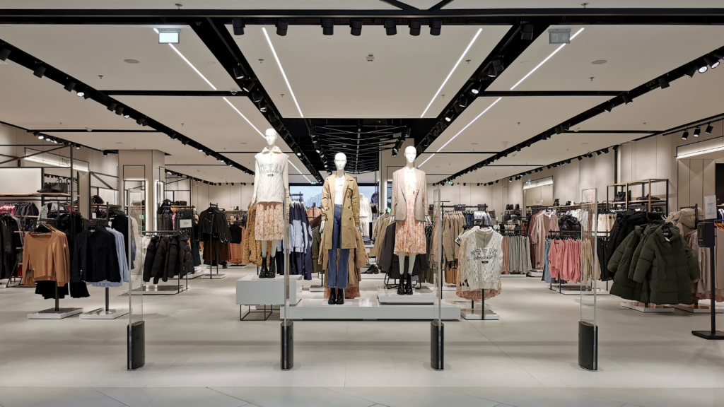 Retail LED lighting