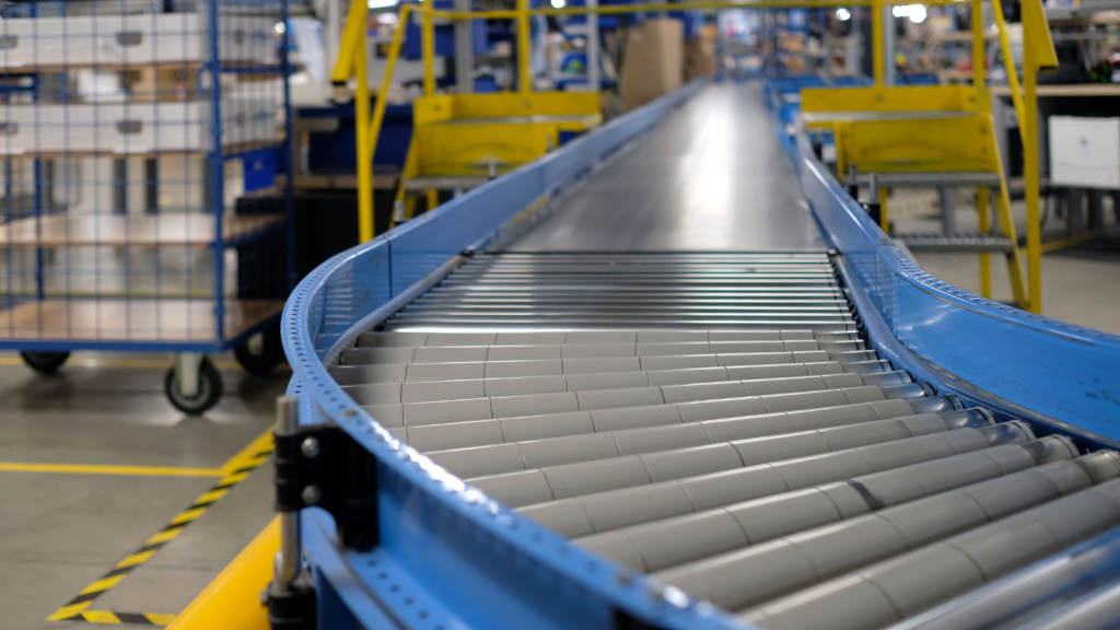 Warehouse conveyor